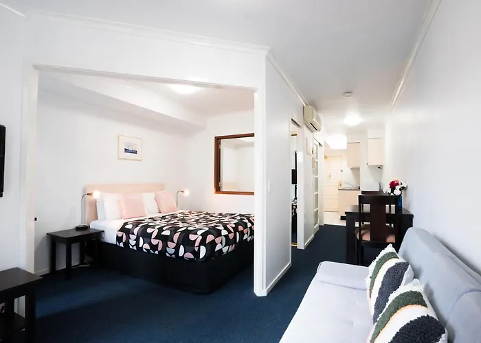 Harbourview Apartment Hotel